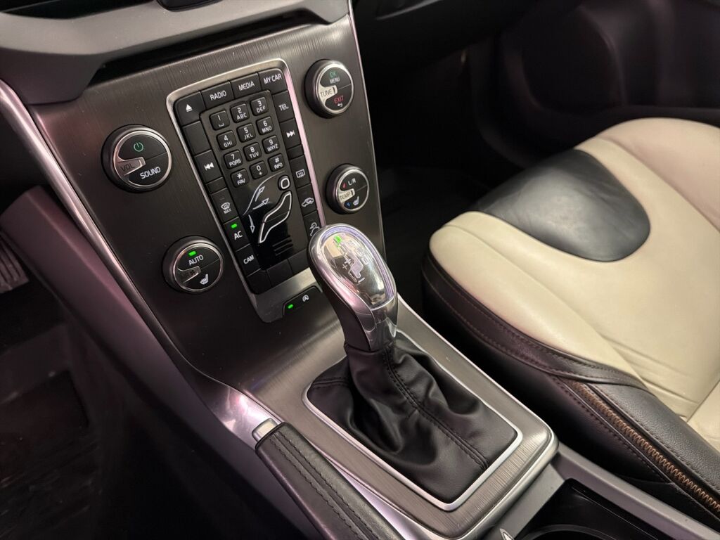 Volvo V40 Cross Country 2013 Sininen