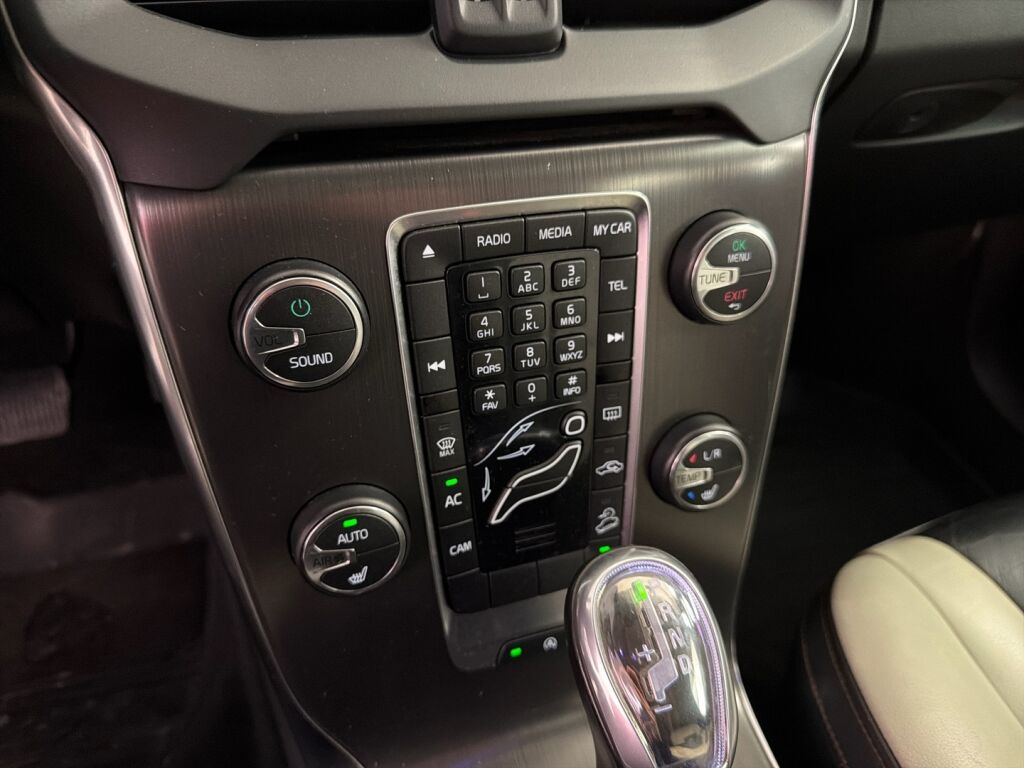 Volvo V40 Cross Country 2013 Sininen