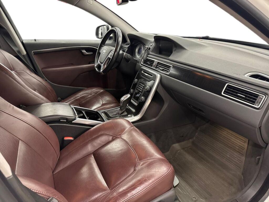 Volvo V70 2013 Valkoinen