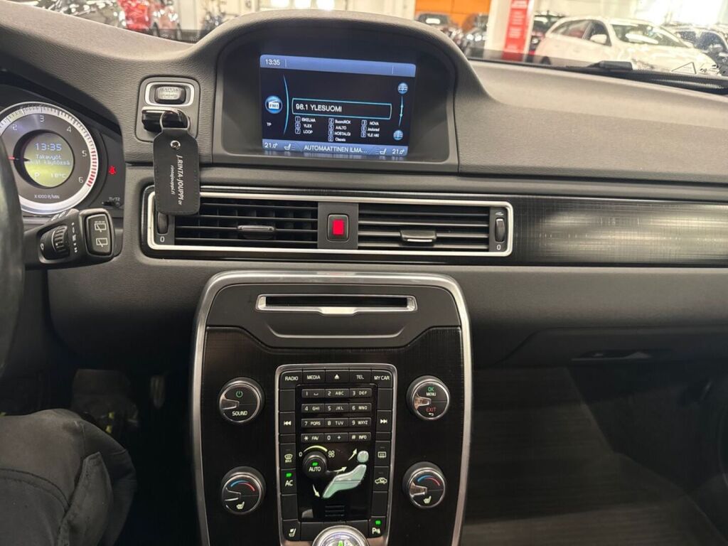 Volvo V70 2013 Valkoinen