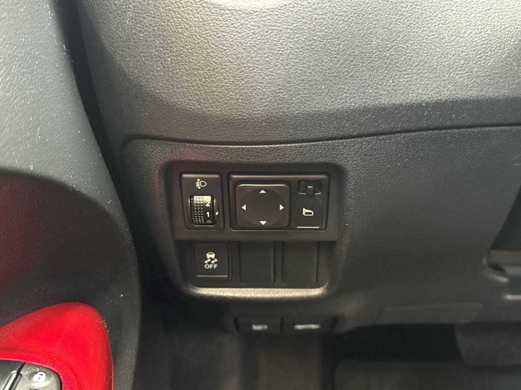 Nissan Juke 2013 Punainen