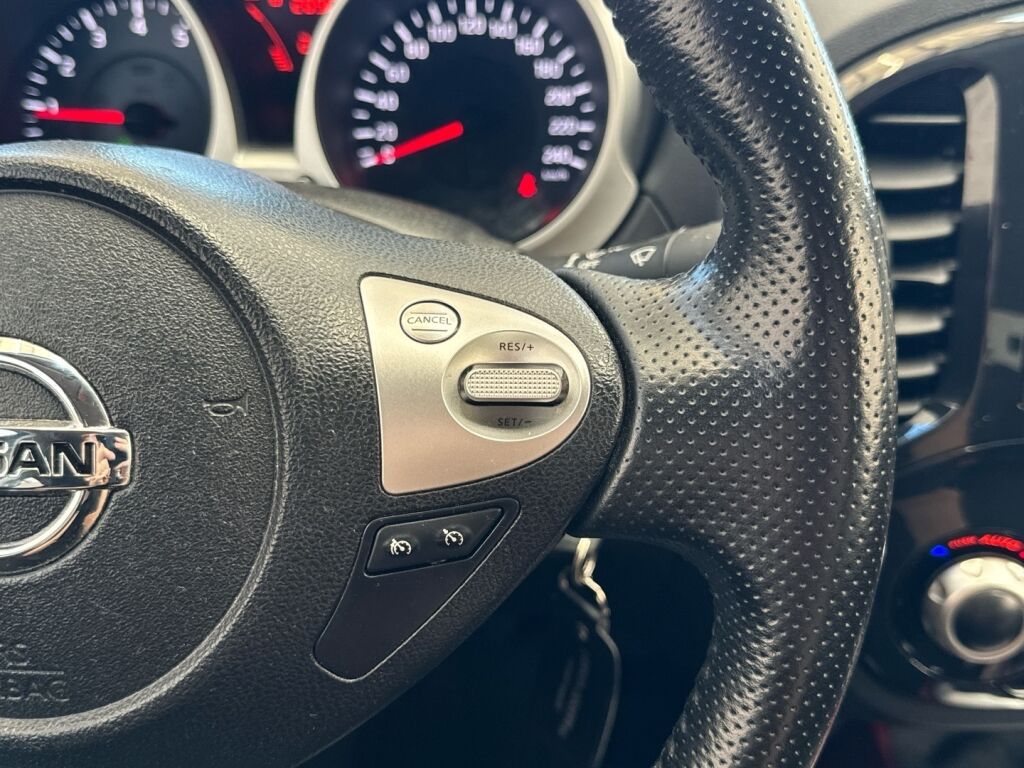 Nissan Juke 2013 Punainen