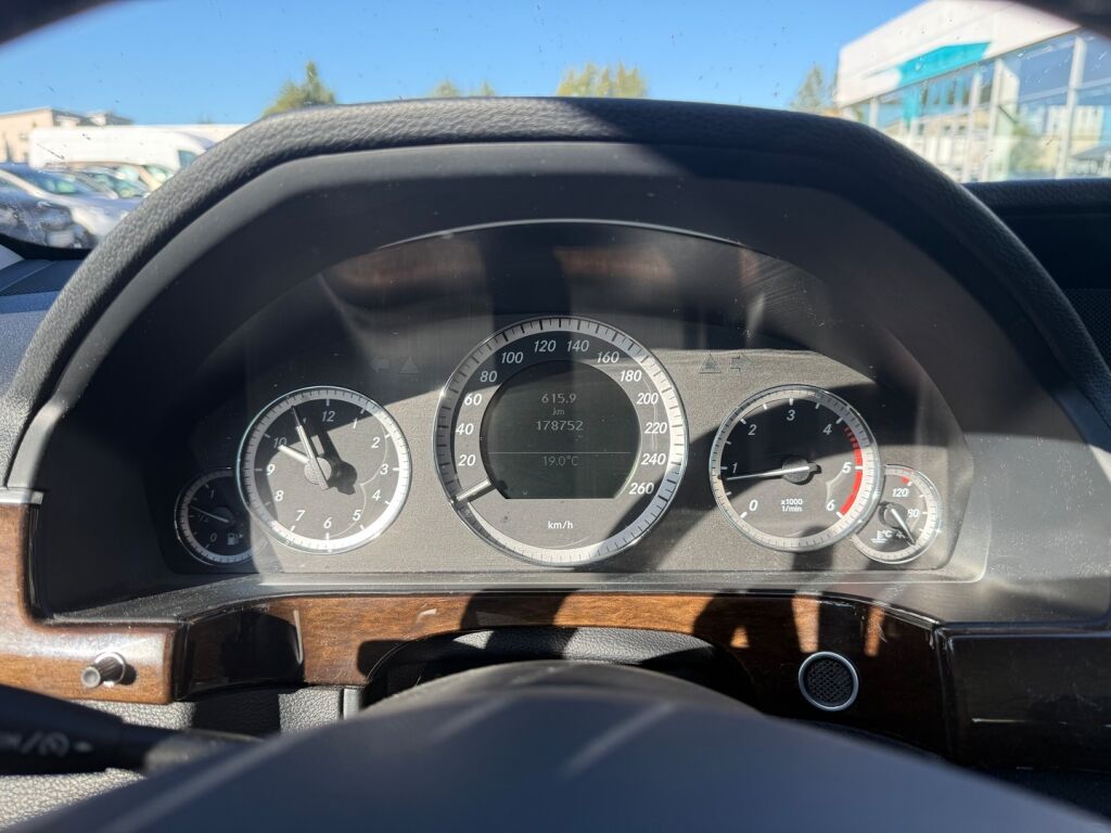 Mercedes-Benz E 2009 Harmaa
