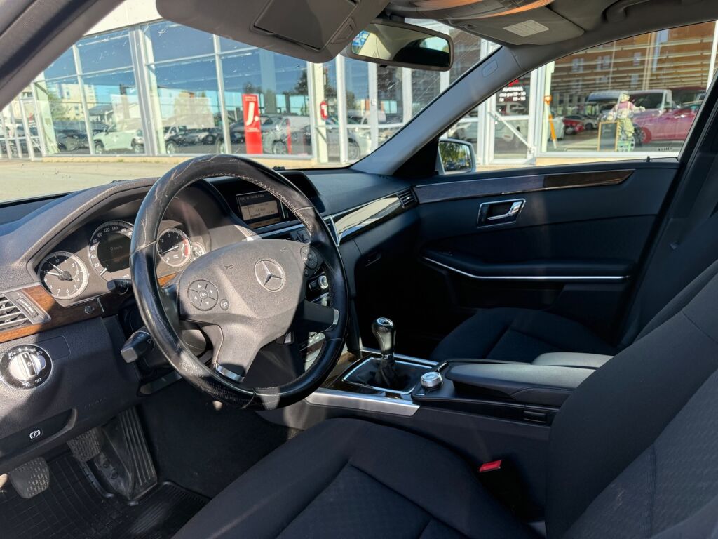 Mercedes-Benz E 2009 Harmaa