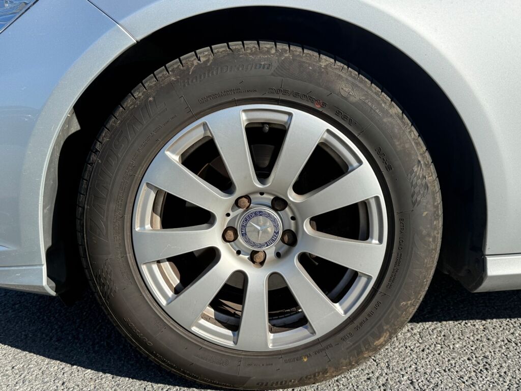 Mercedes-Benz E 2009 Harmaa