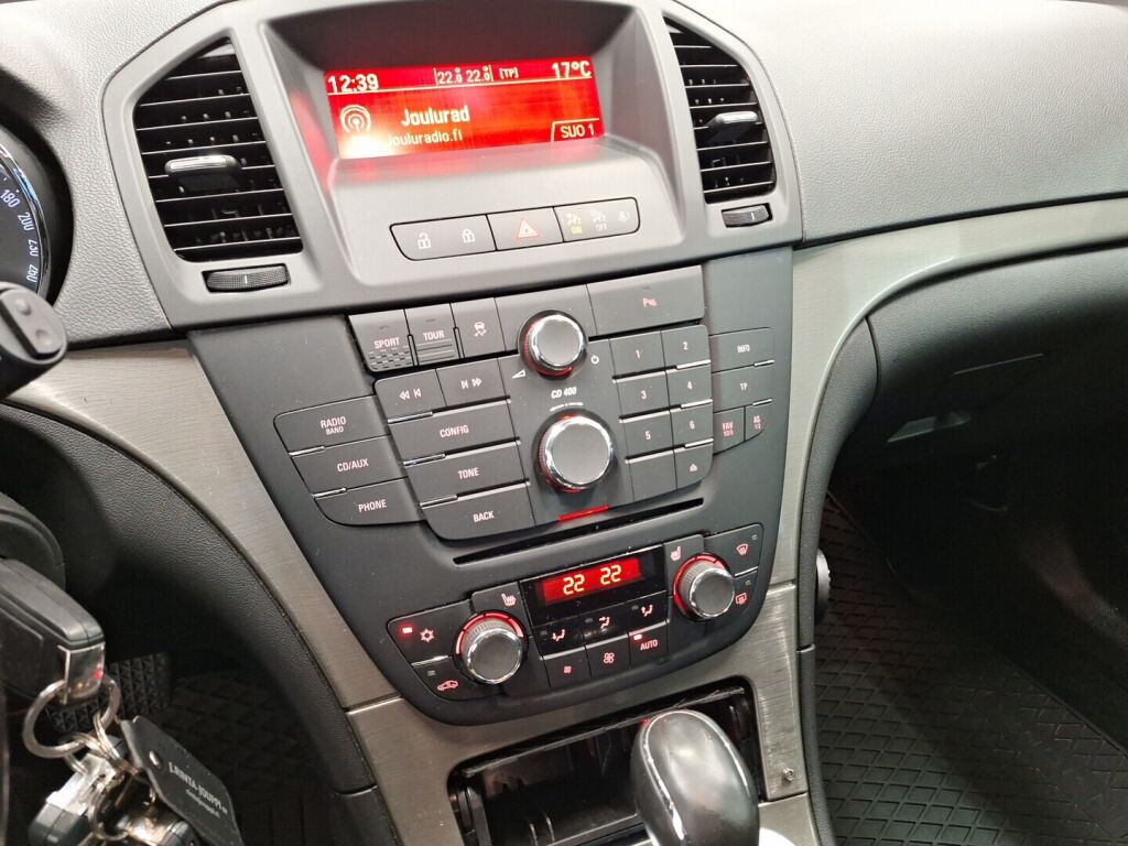 Opel Insignia 2013 Punainen