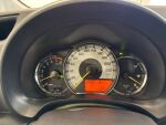 Toyota Yaris 2013 Punainen