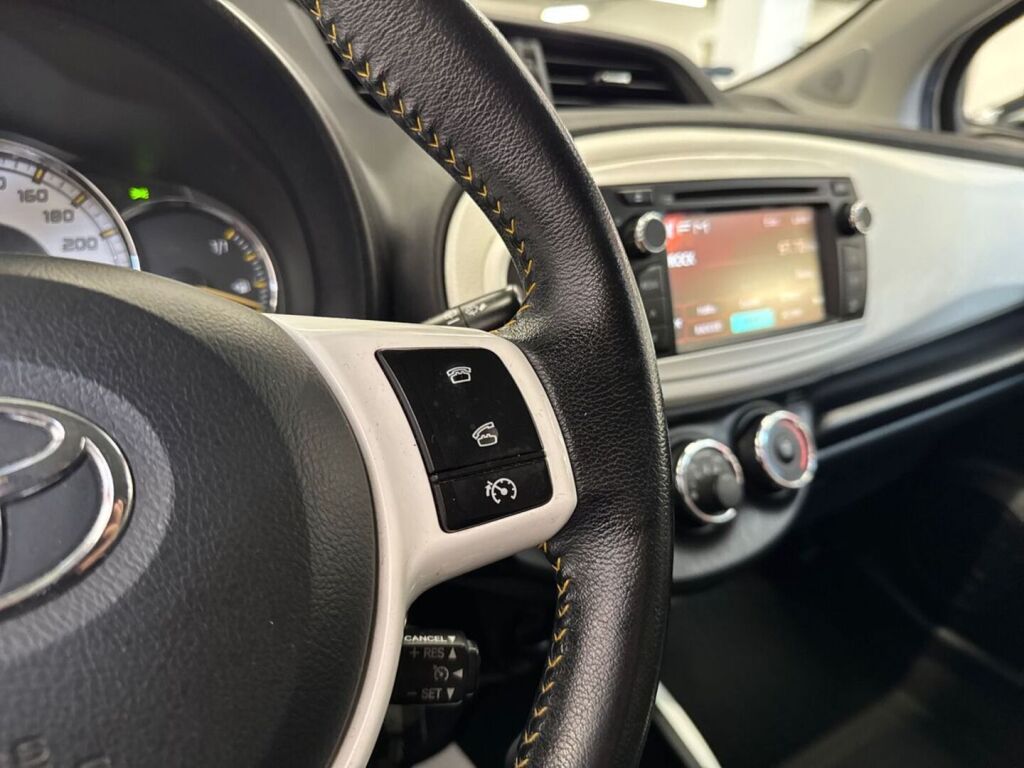 Toyota Yaris 2013 Valkoinen