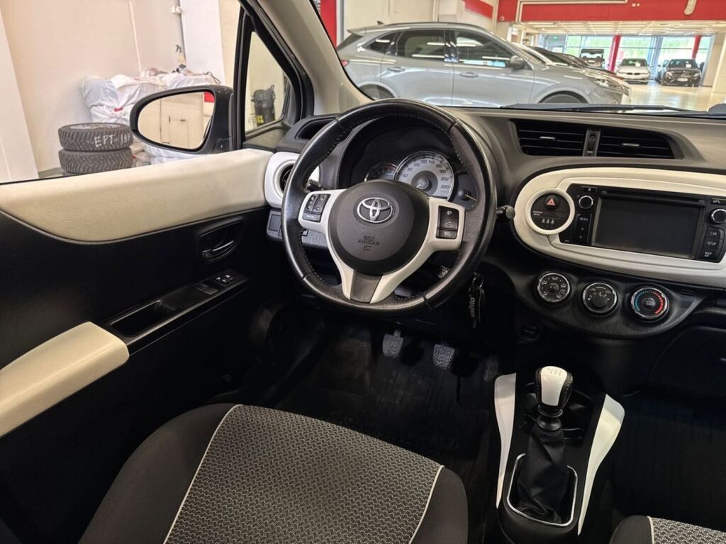 Toyota Yaris 2013 Valkoinen