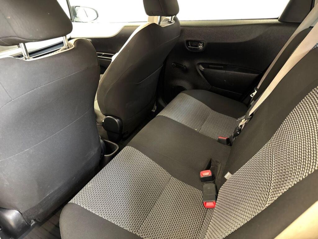 Toyota Yaris 2013 Valkoinen