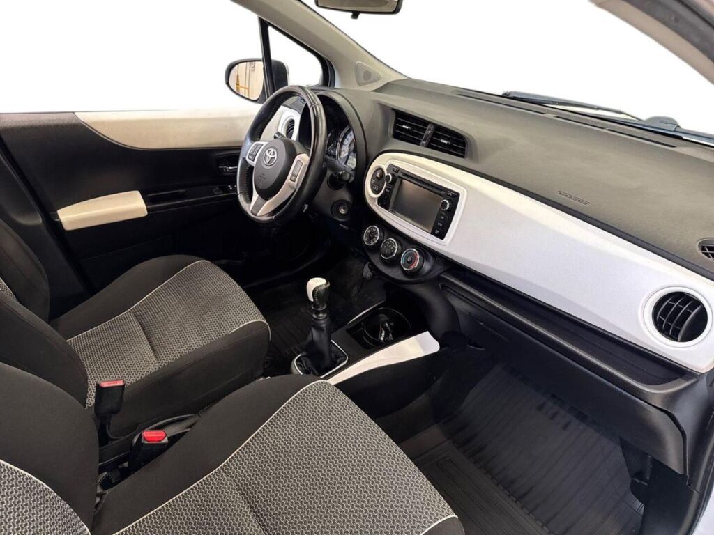 Toyota Yaris 2013 Valkoinen