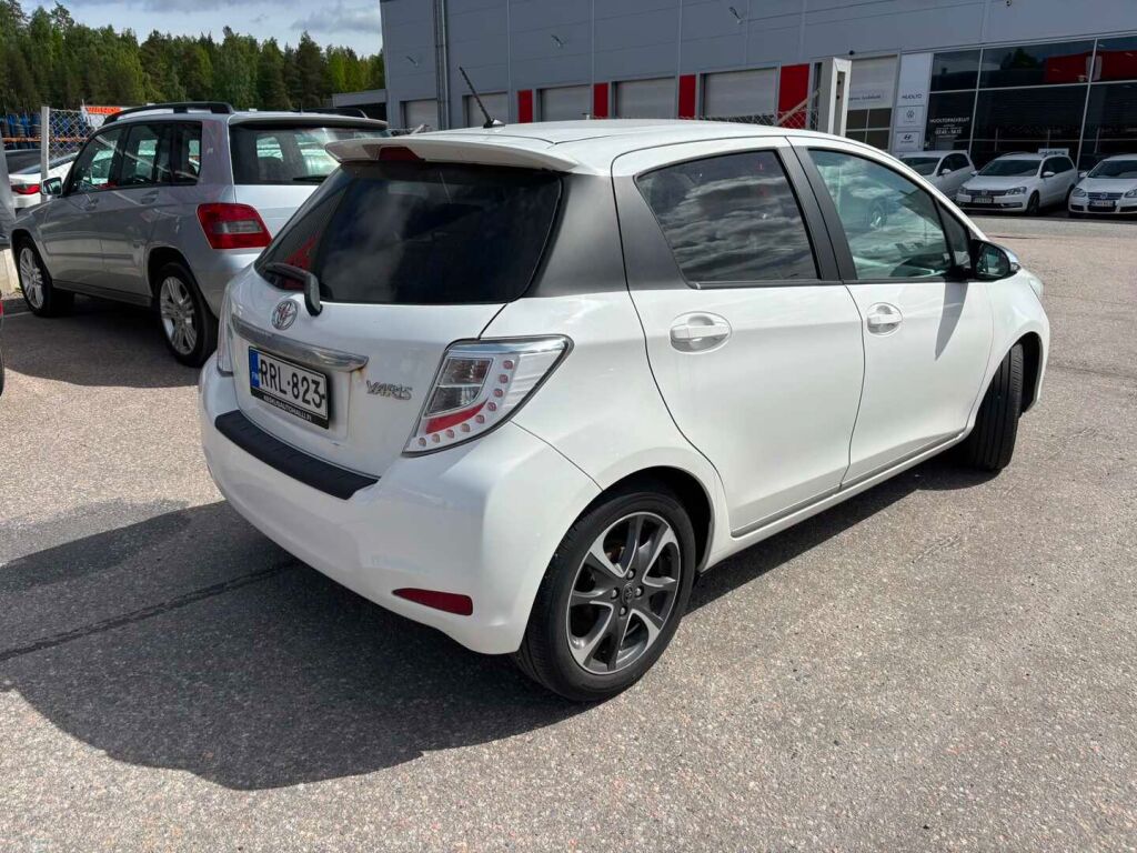 Toyota Yaris 2013 Valkoinen