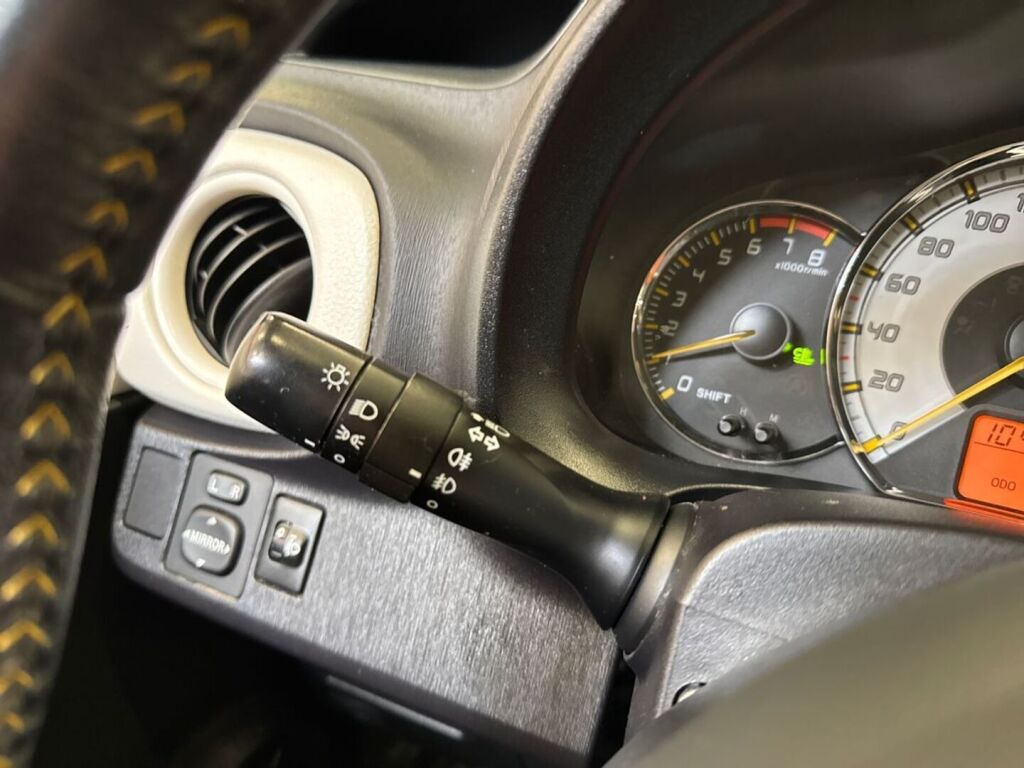 Toyota Yaris 2013 Valkoinen