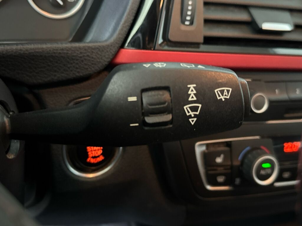 BMW 318 2013 Valkoinen