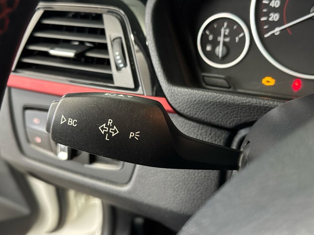 BMW 318 2013 Valkoinen