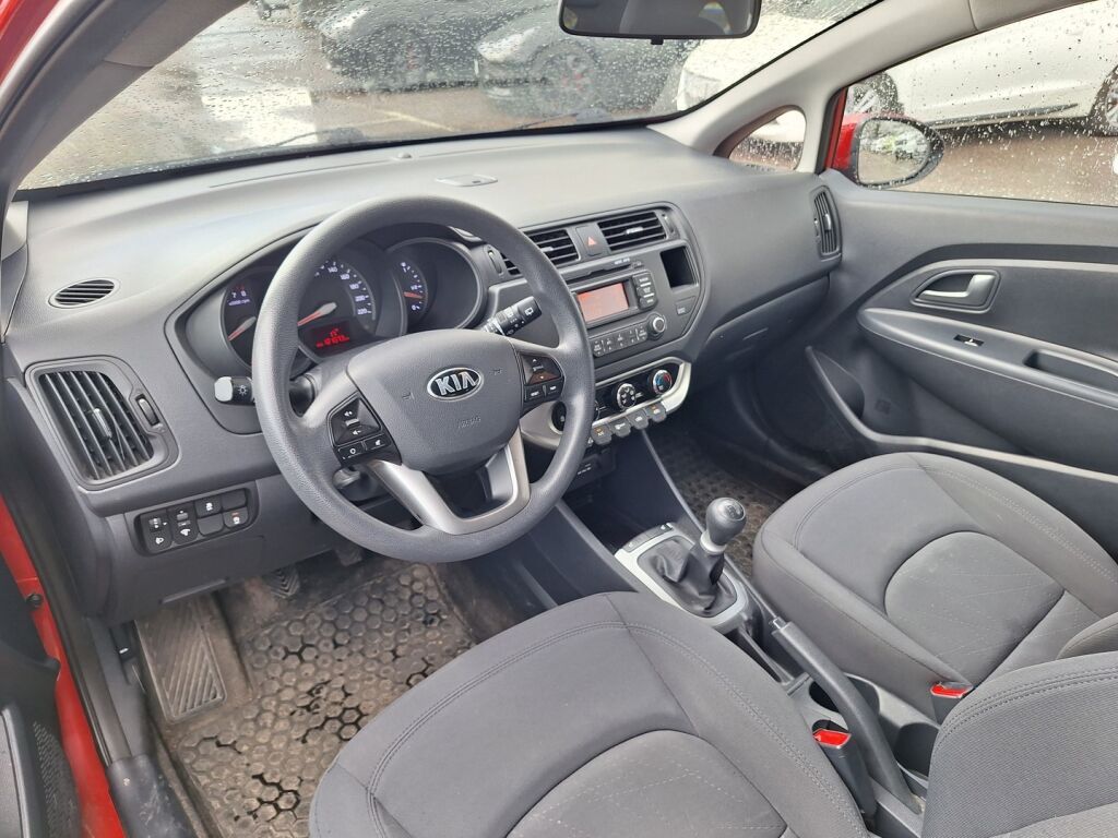 Kia Rio 2013 Punainen