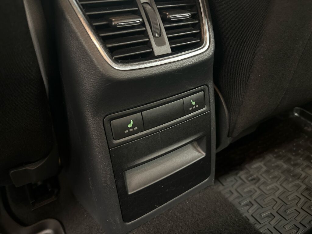 Skoda Octavia 2013 Punainen