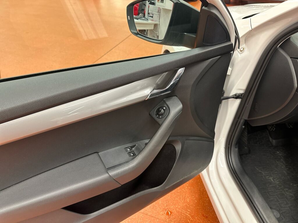 Skoda Octavia 2013 Valkoinen