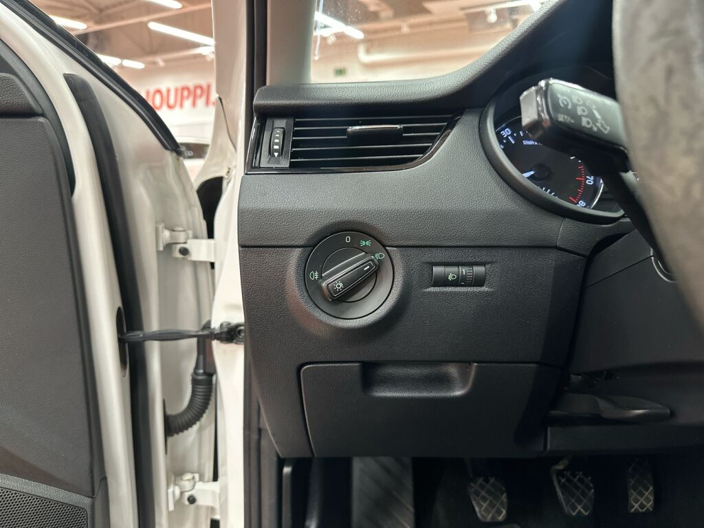 Skoda Octavia 2013 Valkoinen