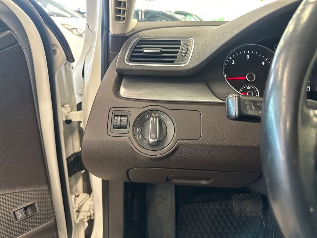 Volkswagen Passat 2013 Valkoinen