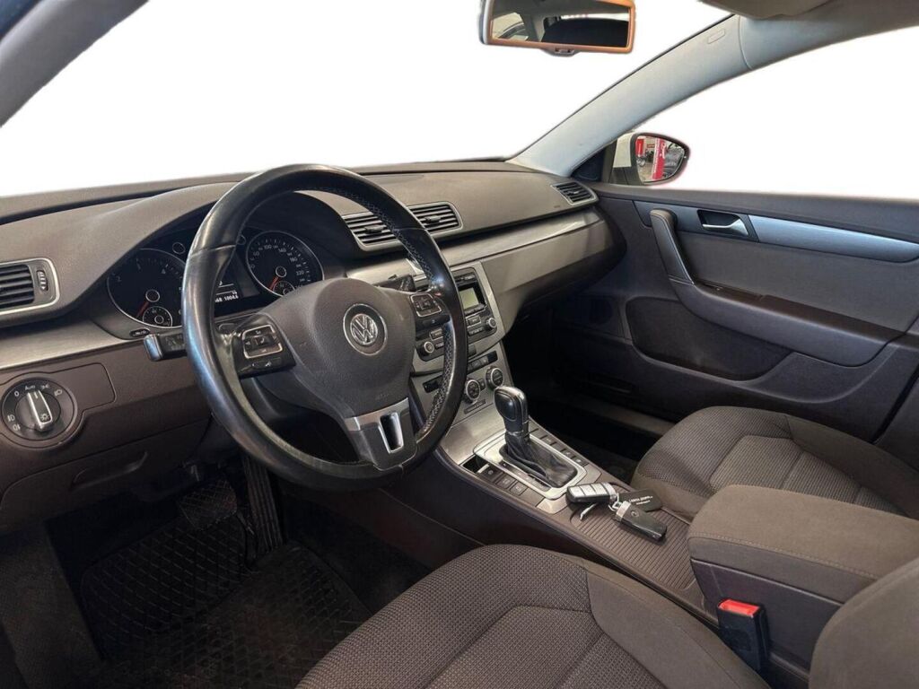 Volkswagen Passat 2013 Valkoinen