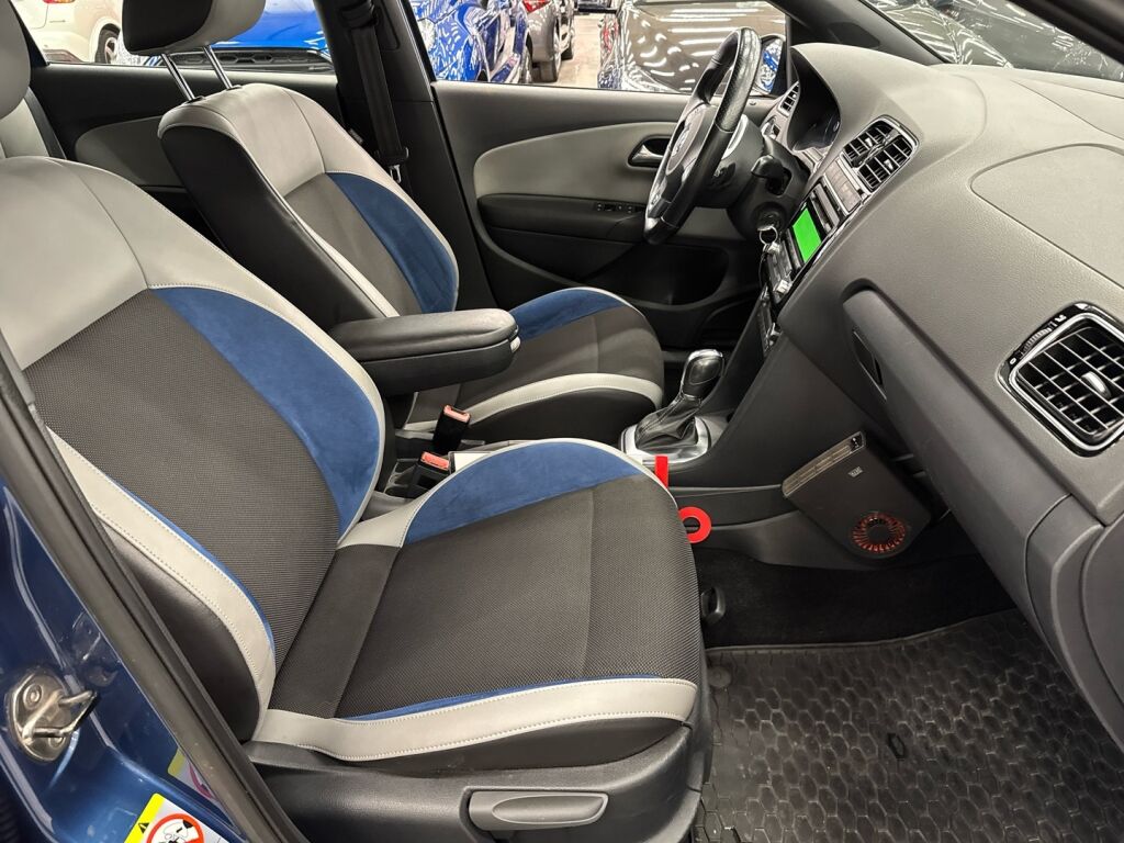 Volkswagen Polo 2013 Sininen