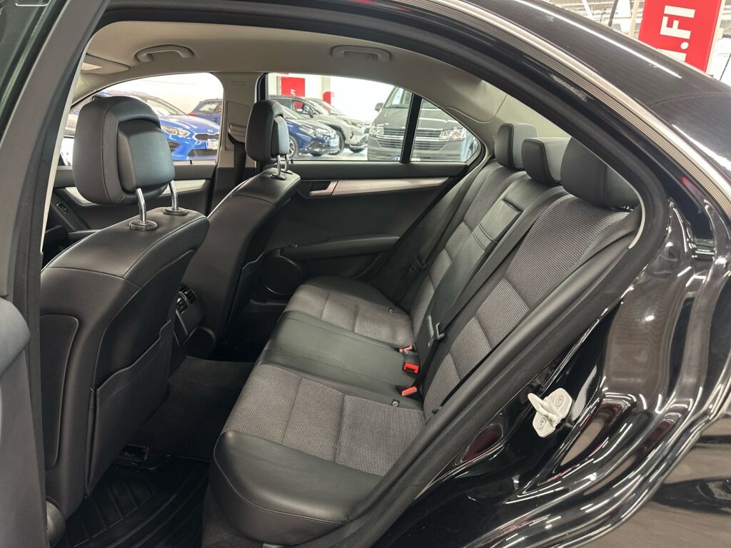 Mercedes-Benz C 2013 Musta