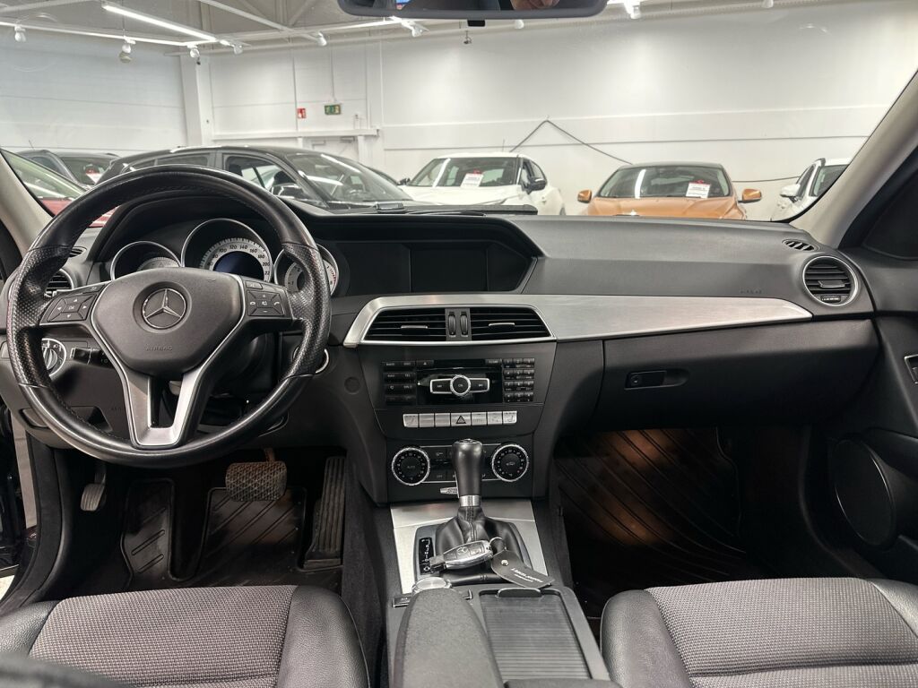 Mercedes-Benz C 2013 Musta