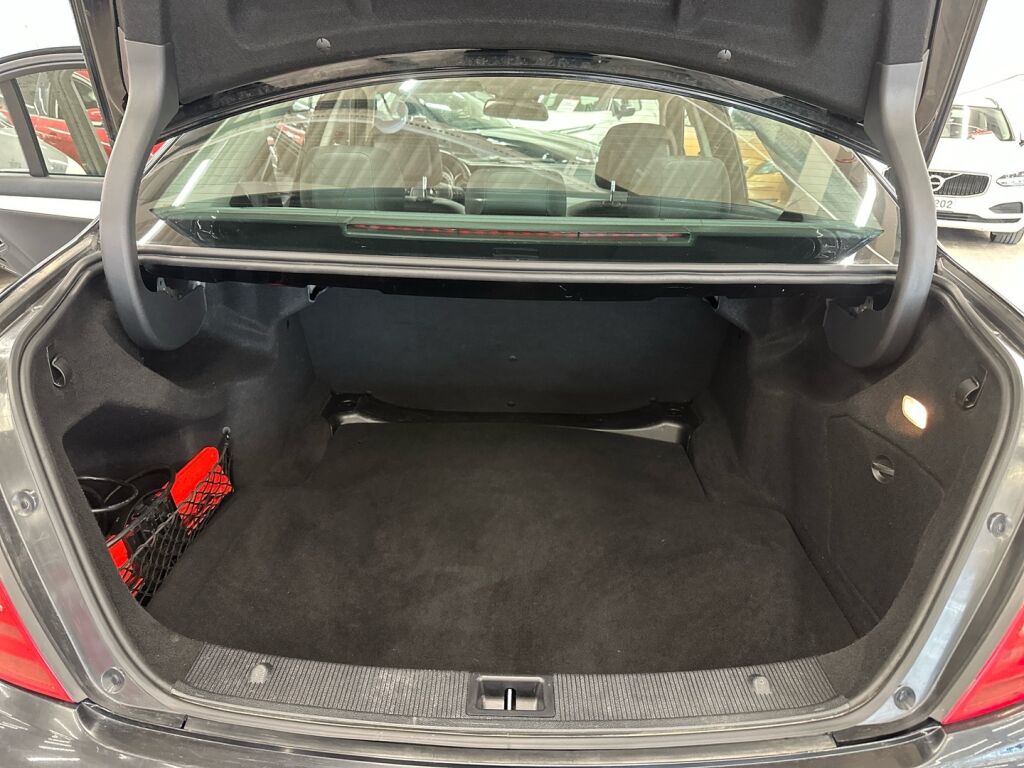Mercedes-Benz C 2013 Musta