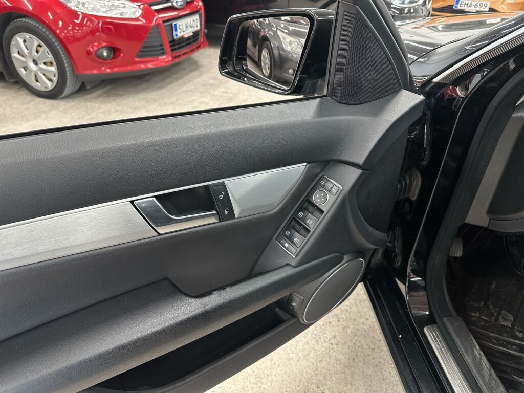 Mercedes-Benz C 2013 Musta