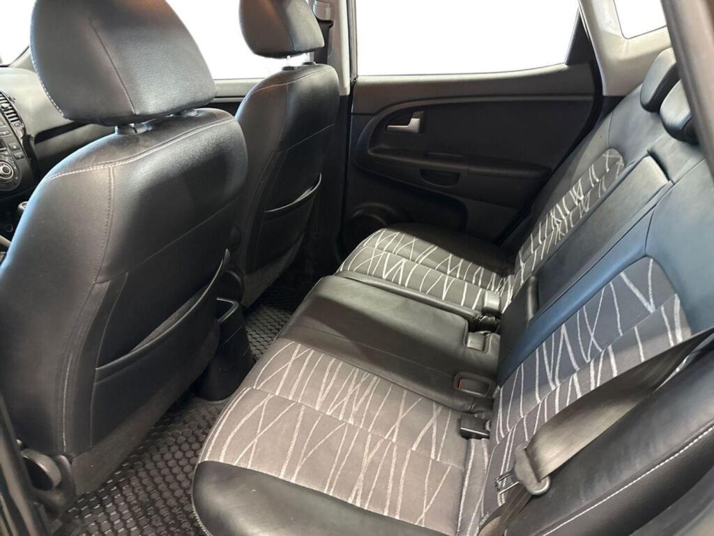 Kia Venga 2013 Ruskea (beige)