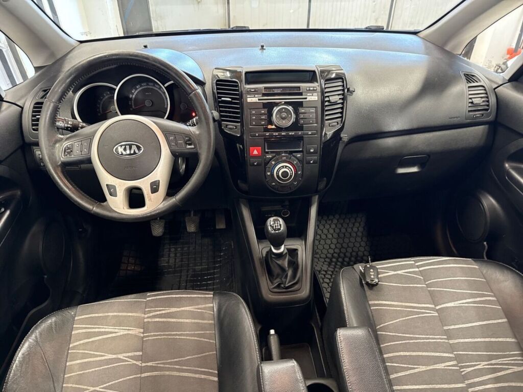 Kia Venga 2013 Ruskea (beige)