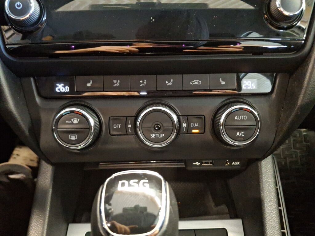 Skoda Octavia 2013 Valkoinen