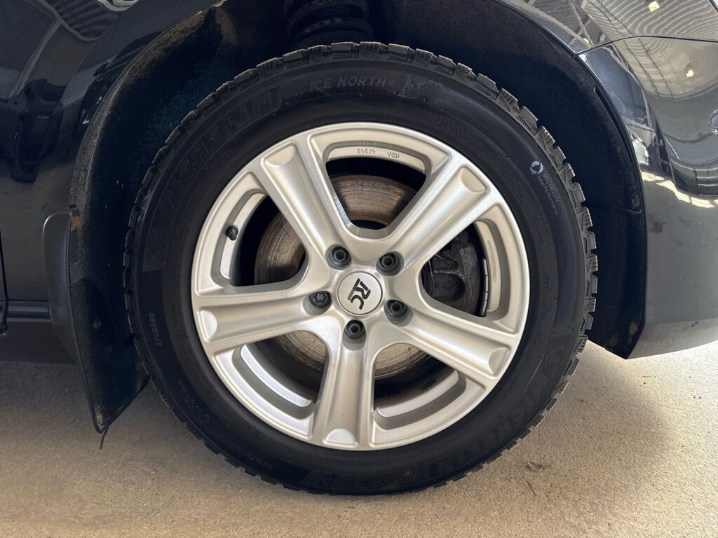 Volkswagen Passat 2013 Musta