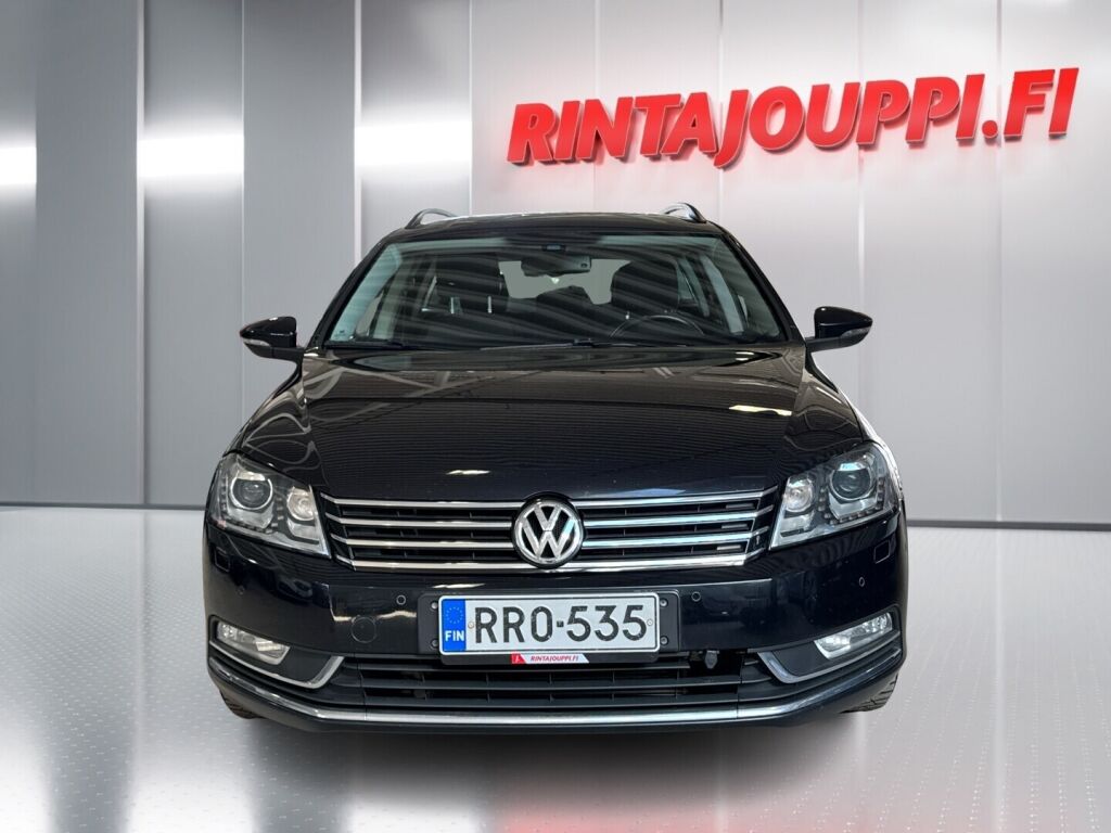 Volkswagen Passat 2013 Musta