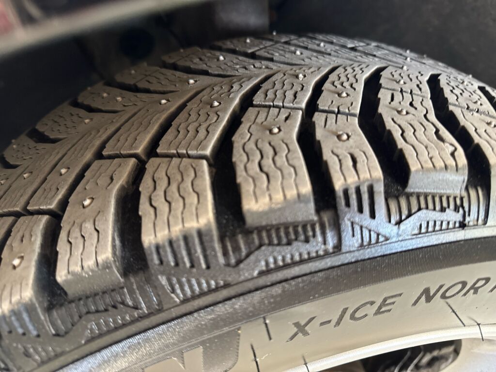 Volkswagen Passat 2013 Musta