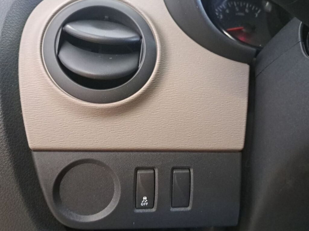 Dacia Dokker Van 2013 Musta