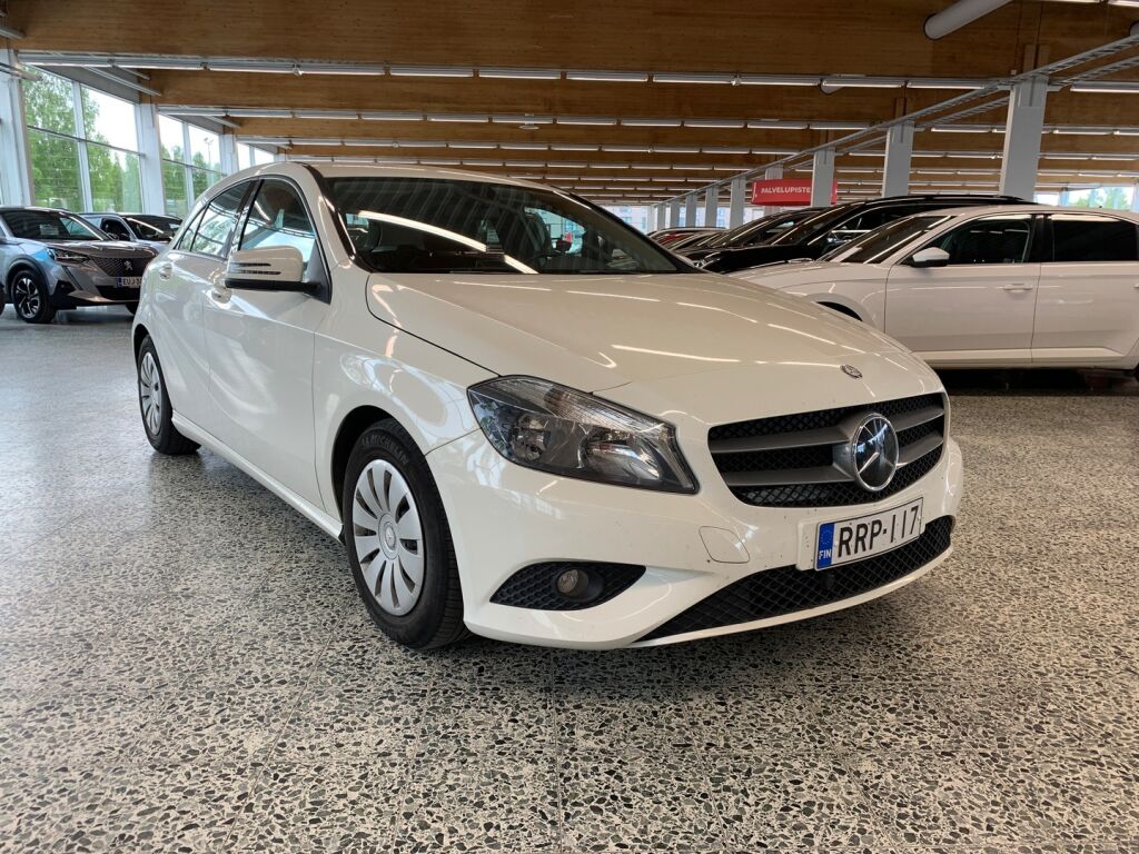 Mercedes-Benz A 2014 Valkoinen