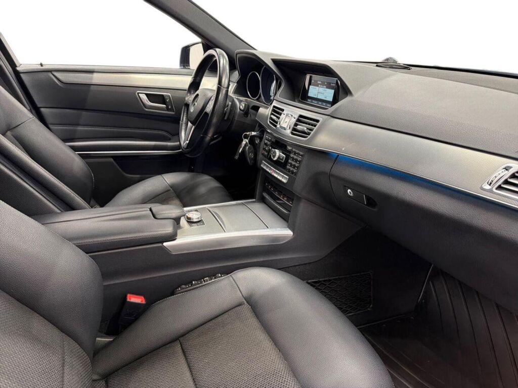 Mercedes-Benz E 2014 Sininen