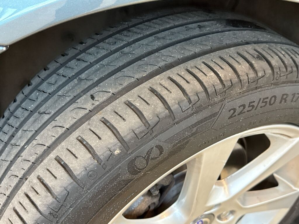 Volvo V70 2014 Sininen