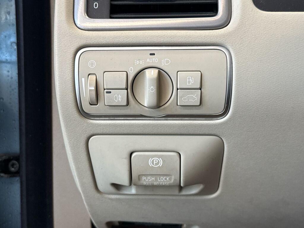 Volvo V70 2014 Sininen