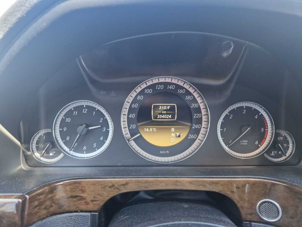 Mercedes-Benz E 2012 Valkoinen