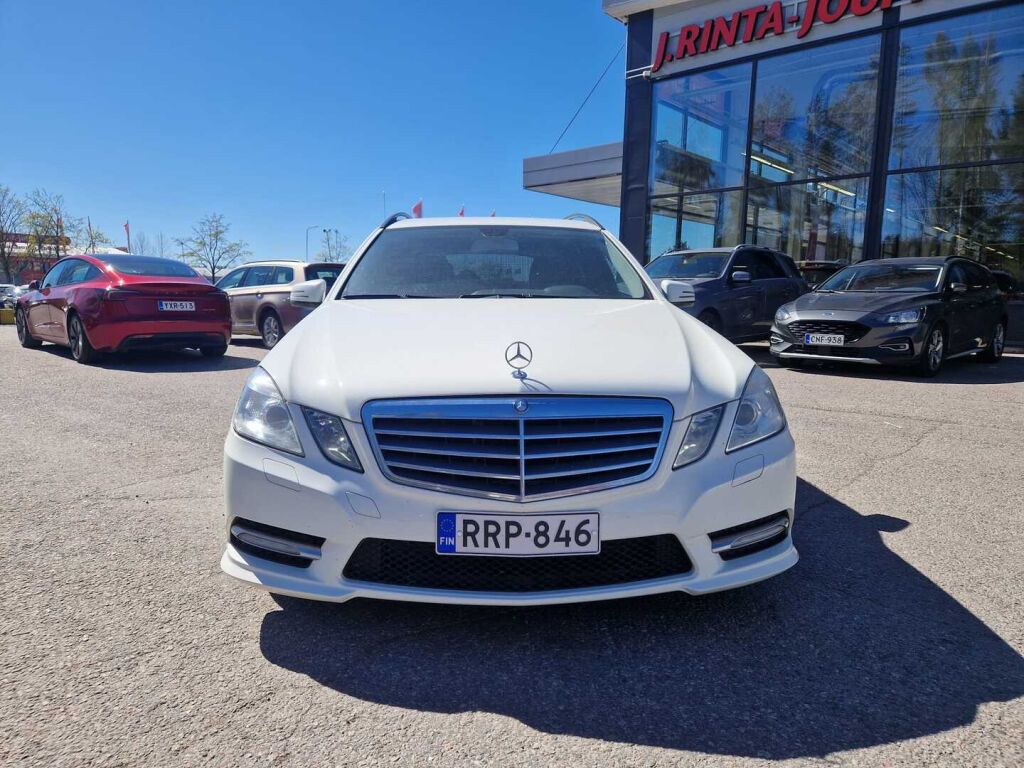 Mercedes-Benz E 2012 Valkoinen