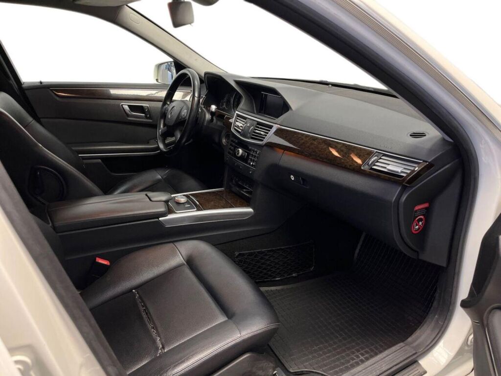 Mercedes-Benz E 2012 Valkoinen