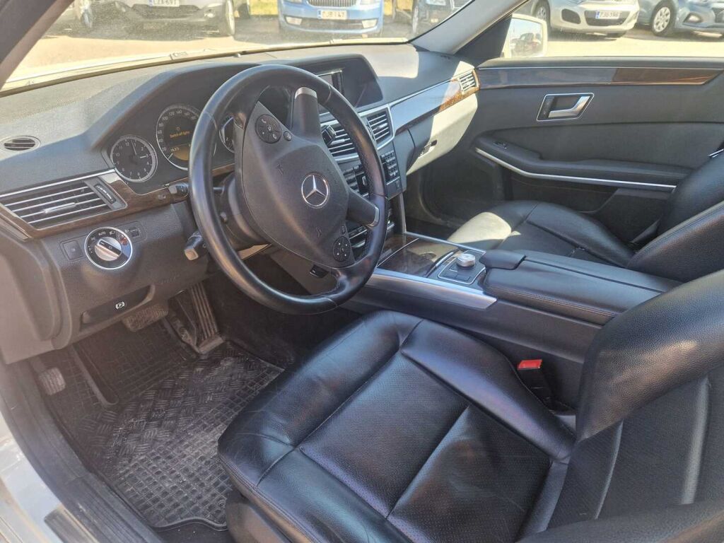 Mercedes-Benz E 2012 Valkoinen