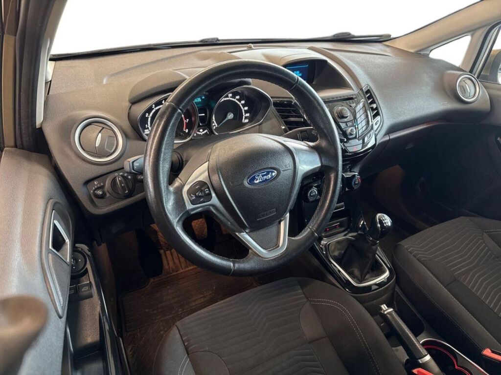 Ford Fiesta 2014 Ruskea (beige)
