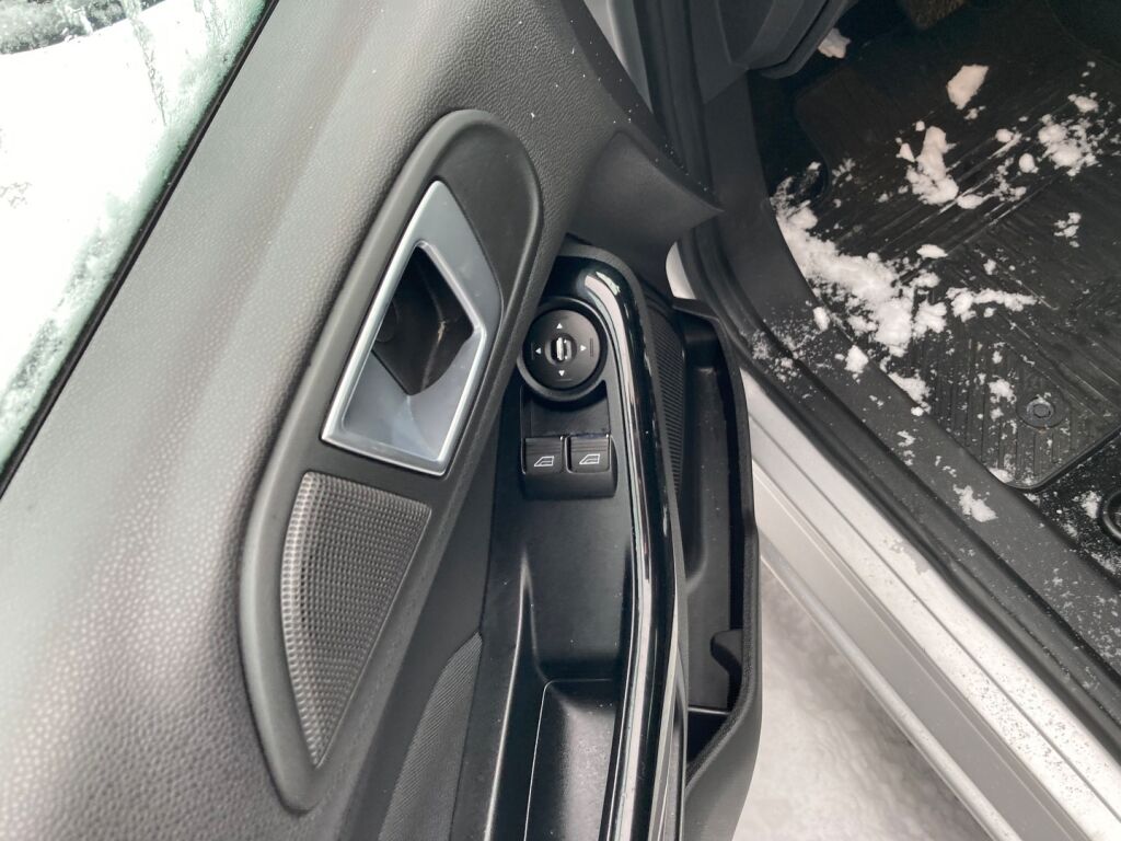 Ford Fiesta 2014 Metallinhohto Harmaa