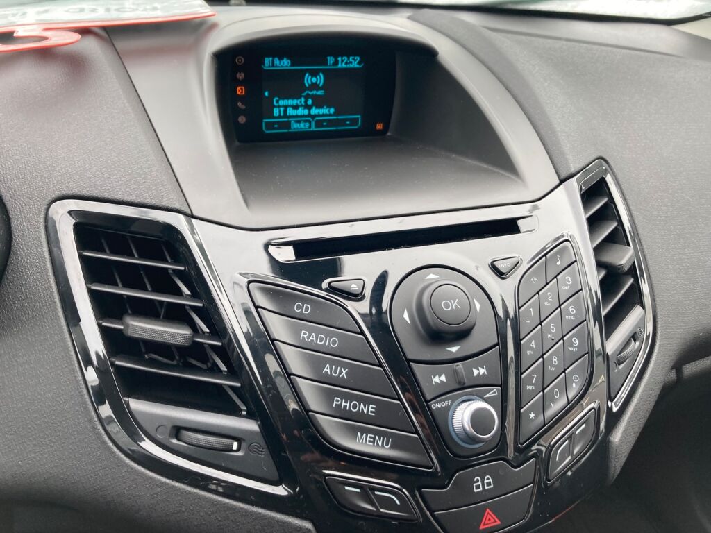 Ford Fiesta 2014 Metallinhohto Harmaa