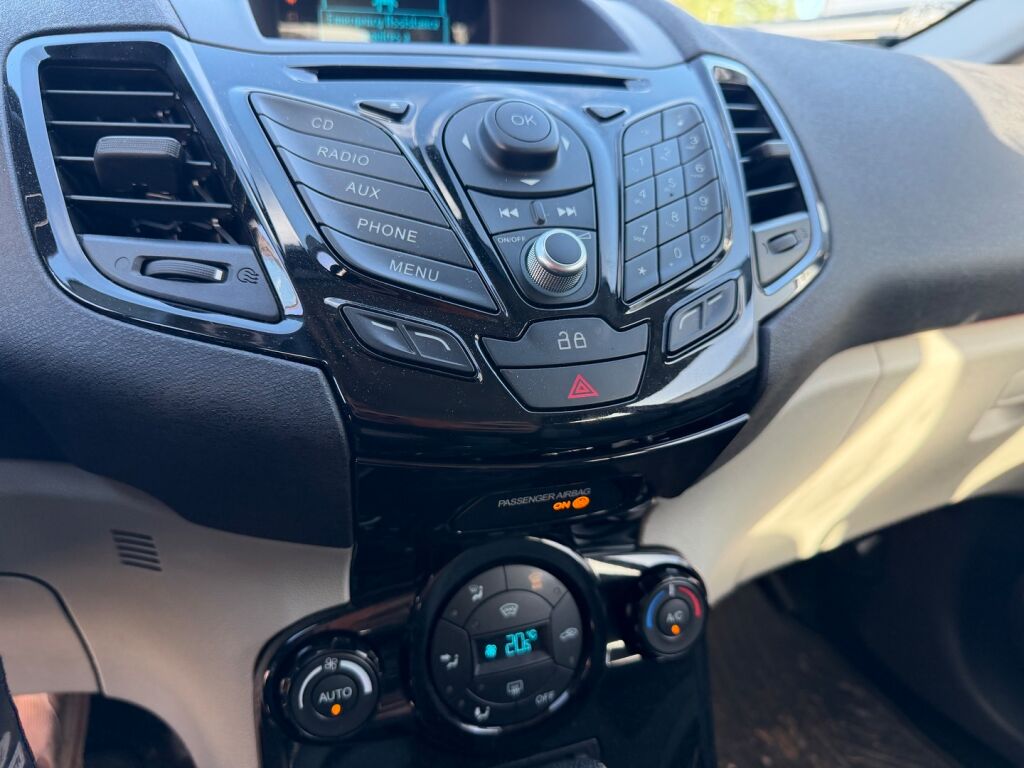 Ford Fiesta 2014 Harmaa