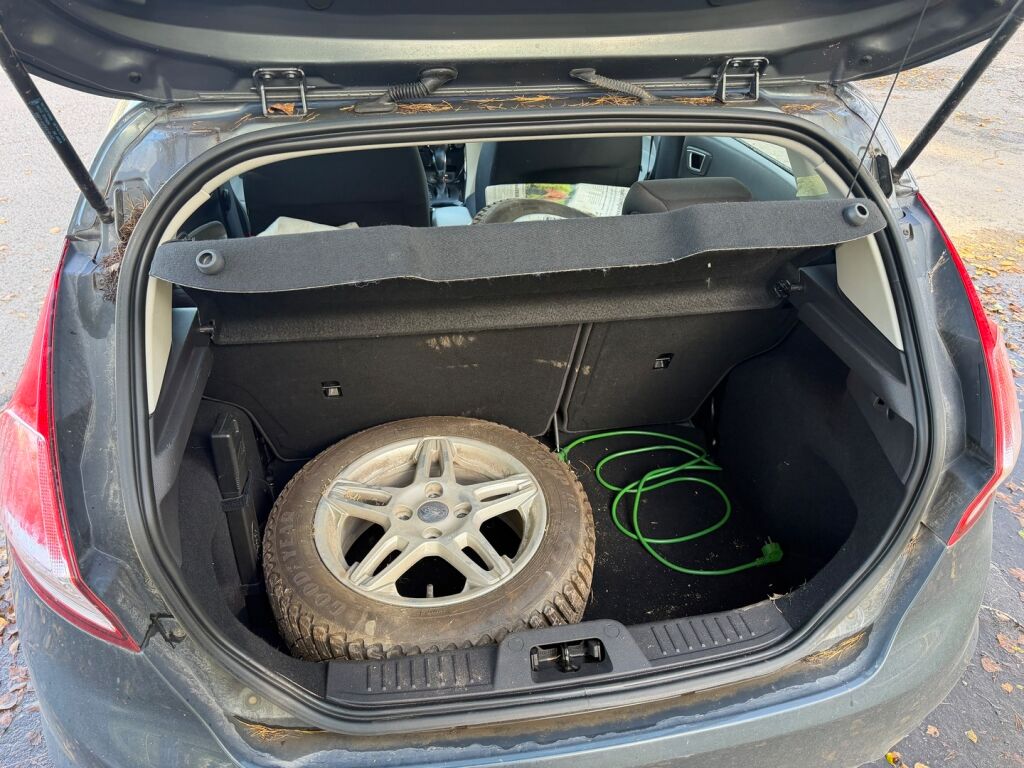 Ford Fiesta 2014 Harmaa